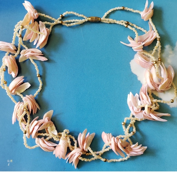 Vintage Necklace SeaShell Glass Bead Multi Strand - Picture 5 of 5